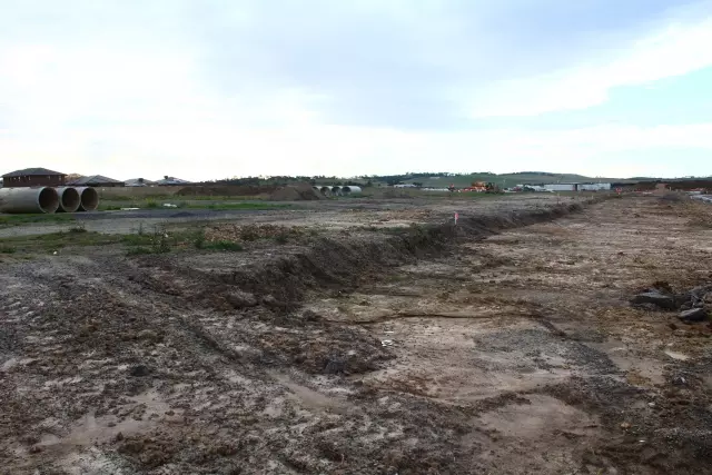 exposure of yellow sub soil developent site Donnybrook Rd